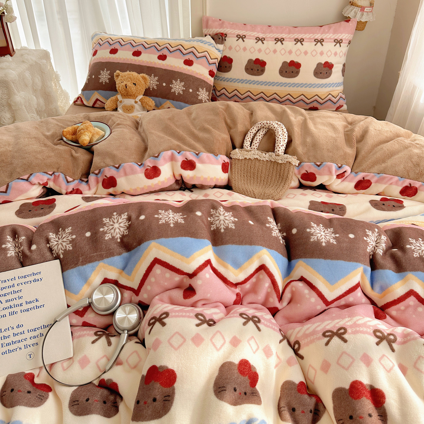 圣诞风费尔岛黑皮猫牛奶绒保暖四件套加厚双面珊瑚绒被套1.5床单