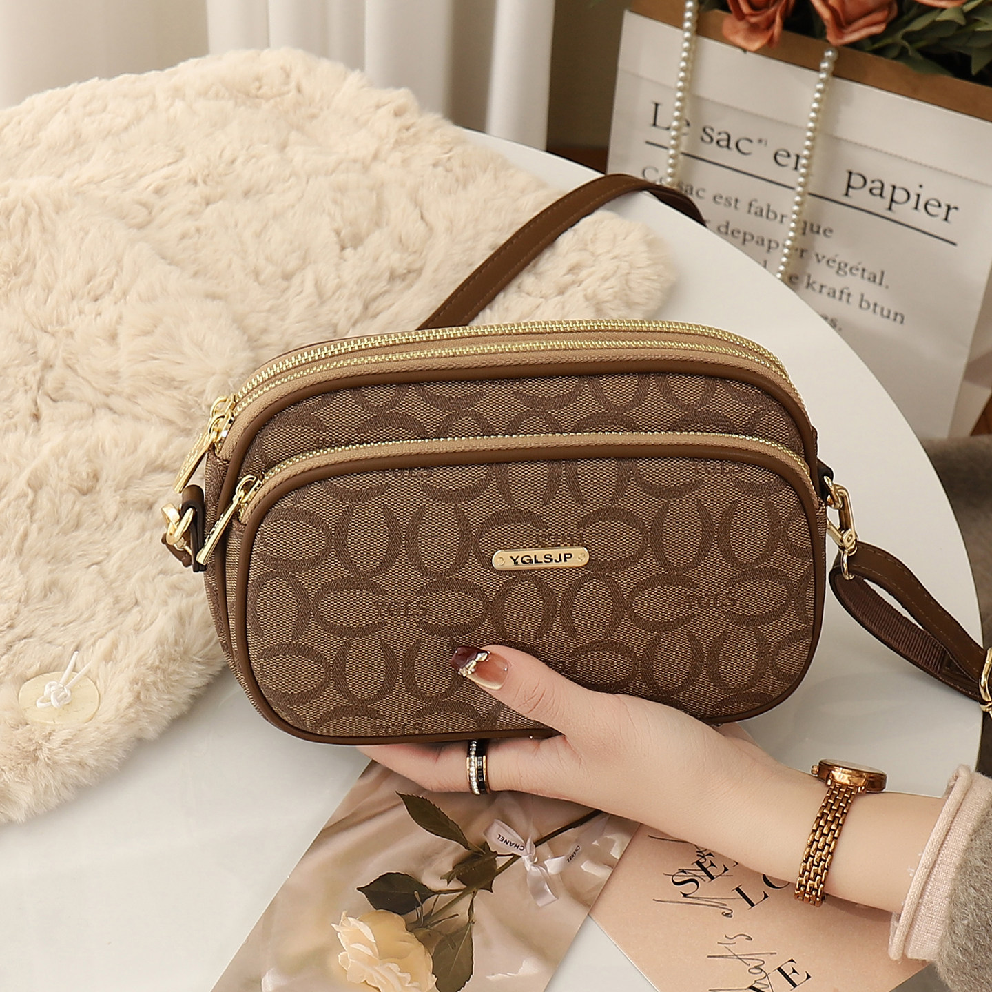 复古圆环印花相机包女2026新款双拉链隔层斜挎包通勤百搭单肩包包