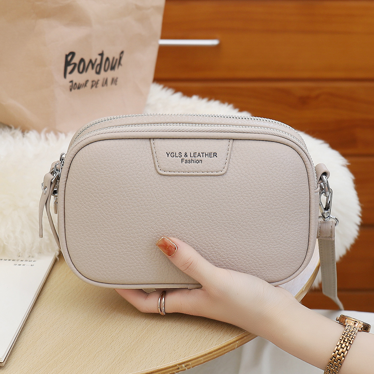 新款休闲简约高级感小方包