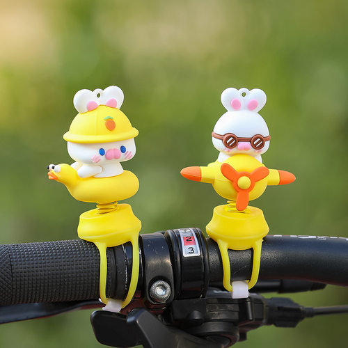 敲可爱摇摇乐汽车摆件