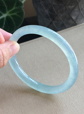 蓝水翠色晴叮当镯手女少年