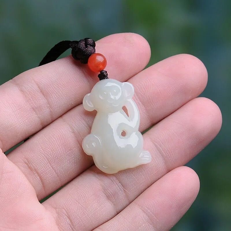 萌宠和田色猴子十二生肖吊坠男女本命年玉石卡通项链宝宝玉坠挂件