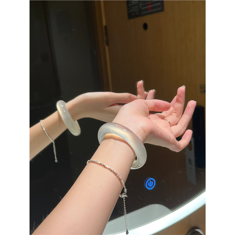 高冰种【白月光】石英岩玉手镯子晴水冰透国风礼物荔枝冻显白