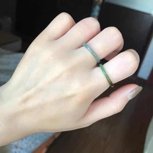 百搭气质高冰糯种蓝水翡翠