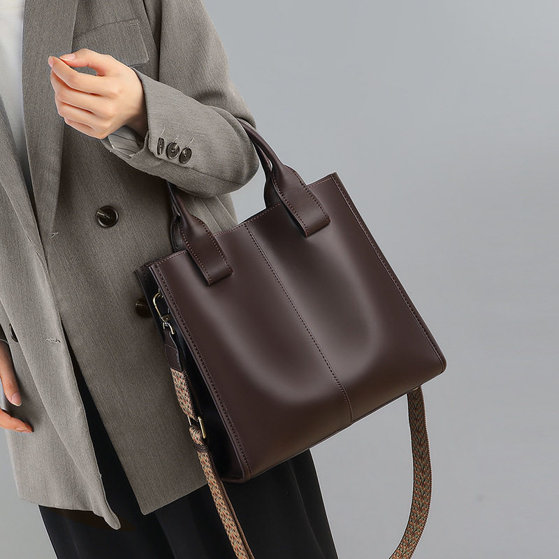 托特女包包2024新款新中式斜挎包爆款大容量水桶包单肩手提真皮包,箱包皮具/热销女包/男包,手拿包,淘宝优惠券,粉丝福利购,淘宝优惠卷