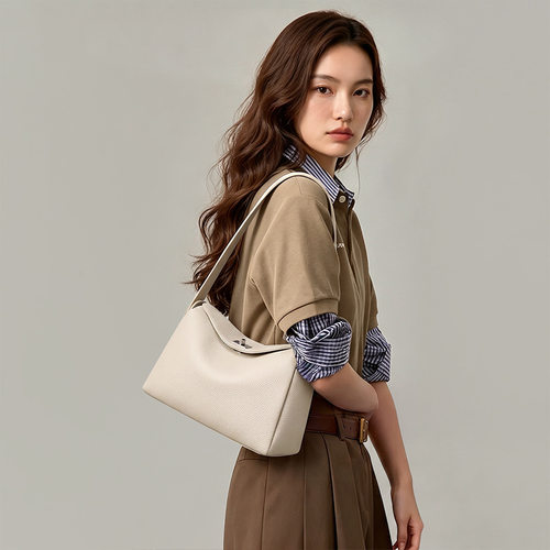 包包女款2026新款女包夏季真皮单肩斜挎包小众感腋下枕头包