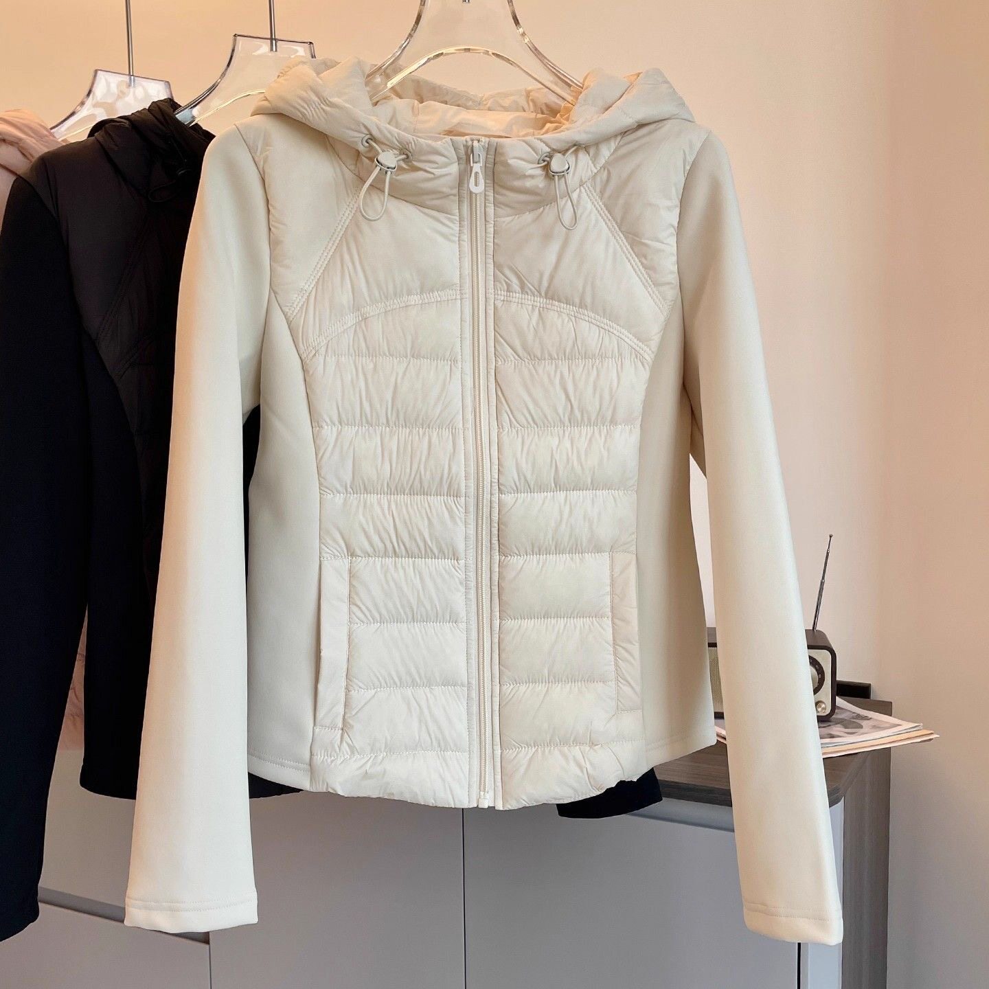 韩系拼接连帽女短款修身洋气加厚外套女2025冬季新款轻薄百搭上衣,女装/女士精品,短外套,淘宝优惠券,粉丝福利购,淘宝优惠卷