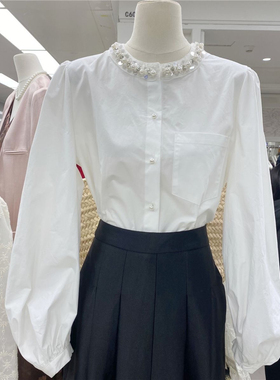 广州APM秋季法式高级感钉珠圆领排扣白色衬衣百搭灯笼袖宽松上衣