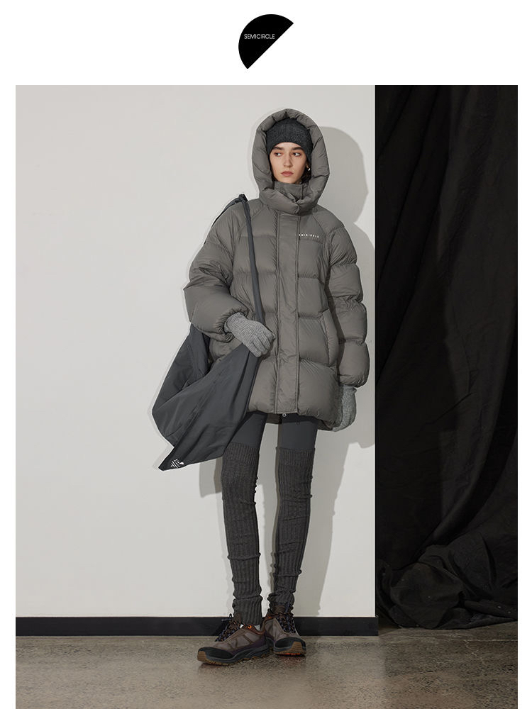 欧货原创设计师女装[运动]2025冬季加厚中长款泡芙感连帽羽绒服女