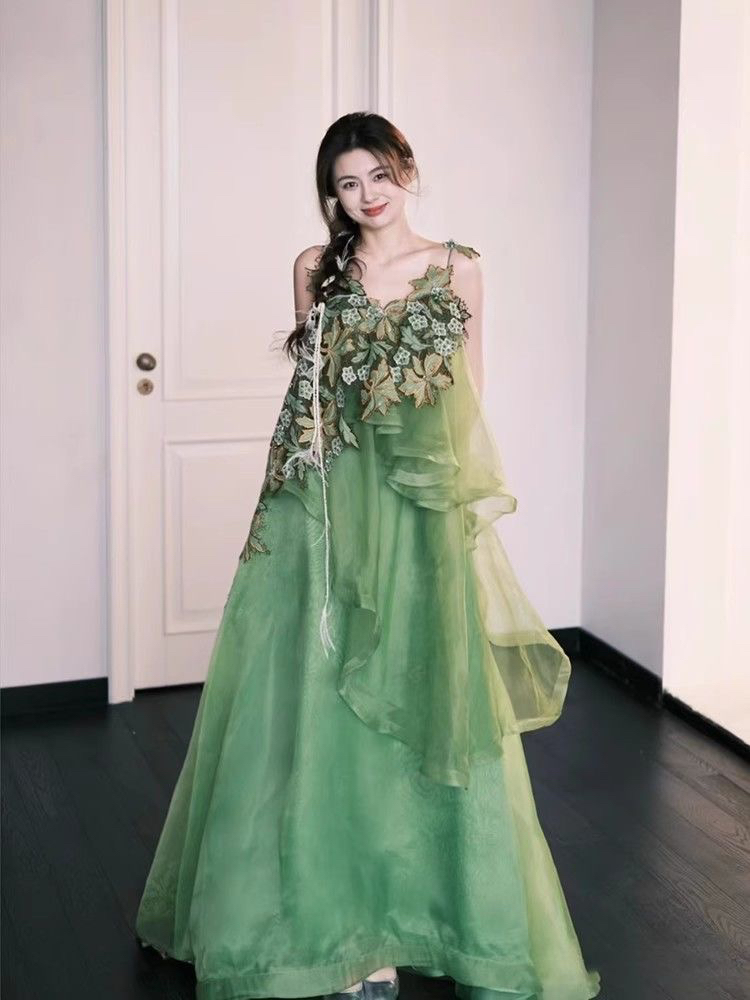 高贵轻奢千金风夏天森系绿色连衣裙成人礼生日订婚高级感礼服裙潮