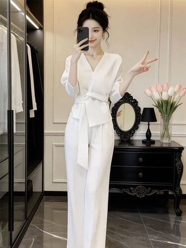 2026春季网红新款职业西服套装女法式交叉V领绑带显瘦外套+阔腿裤