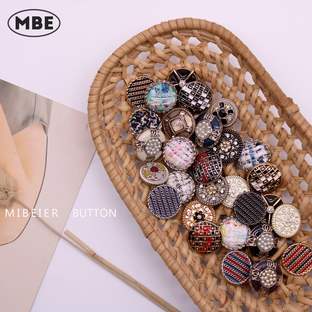 金属纽扣女小香风装饰外套复古