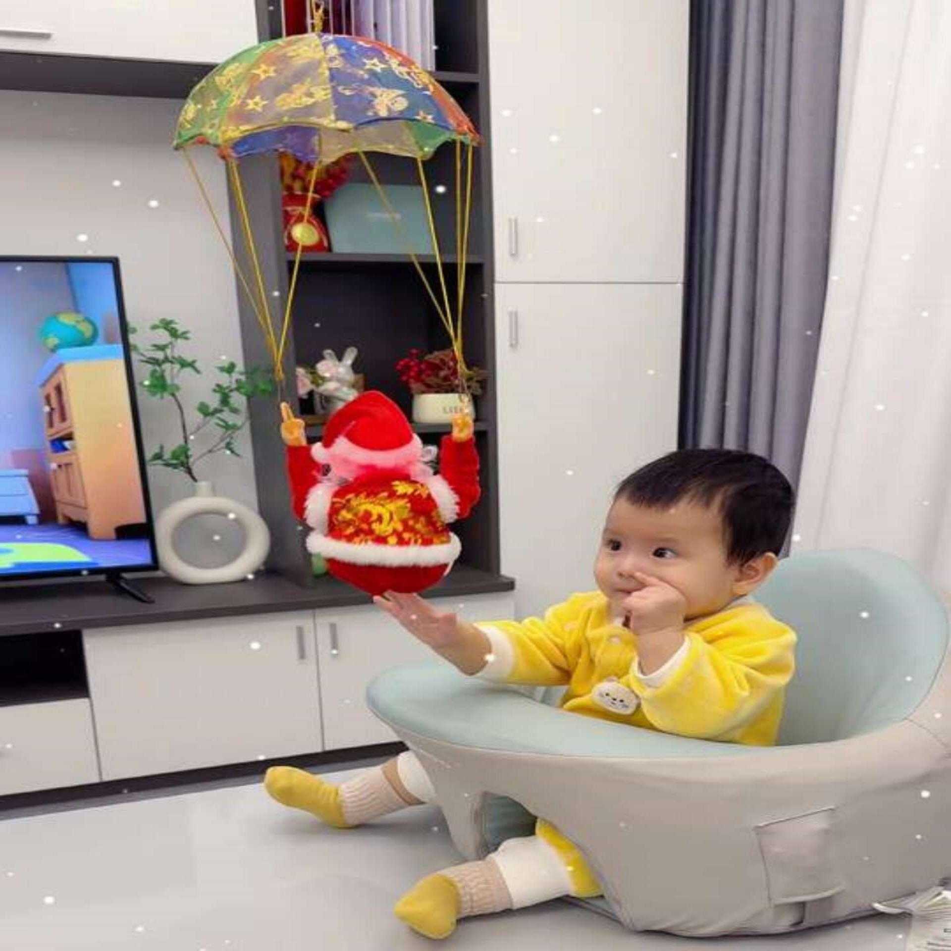圣诞老人哄娃神器婴儿0到6个月早教益智宝宝练抬头玩具床铃悬挂式
