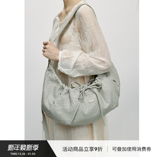 VINZOO 原创灰色荔枝纹小牛皮复古抽绳通勤单肩斜挎包