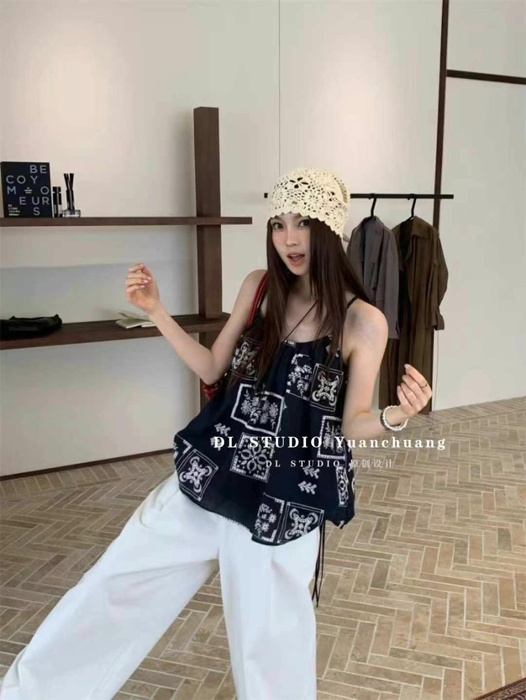 dl2025设计感小众法式复古民族风碎花吊带背心+直筒阔腿裤两件套