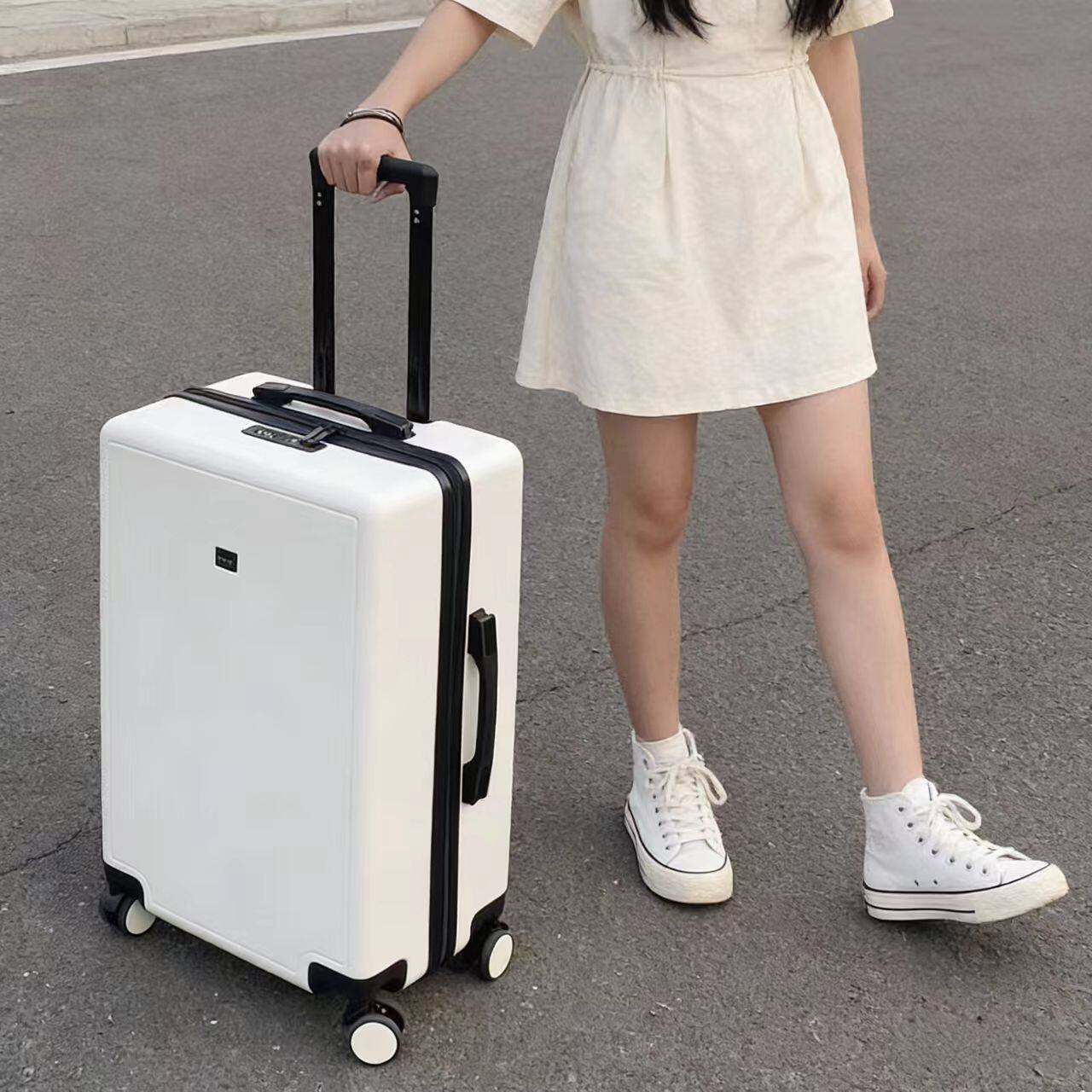 轻便20寸登机行李箱日系行李箱大容量静音万向轮拉杆箱登机旅行箱