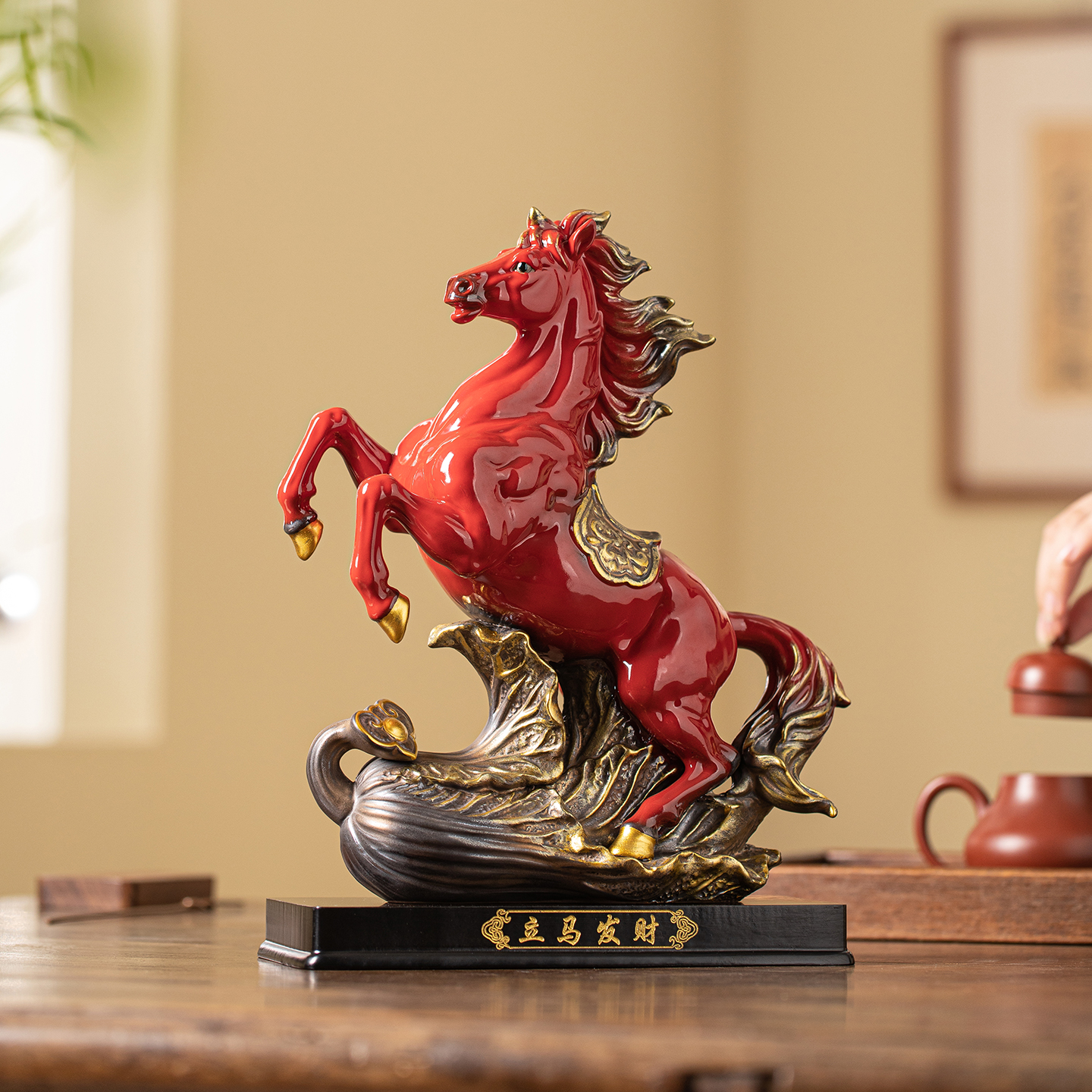 中国风红色陶瓷骏马摆件大号马