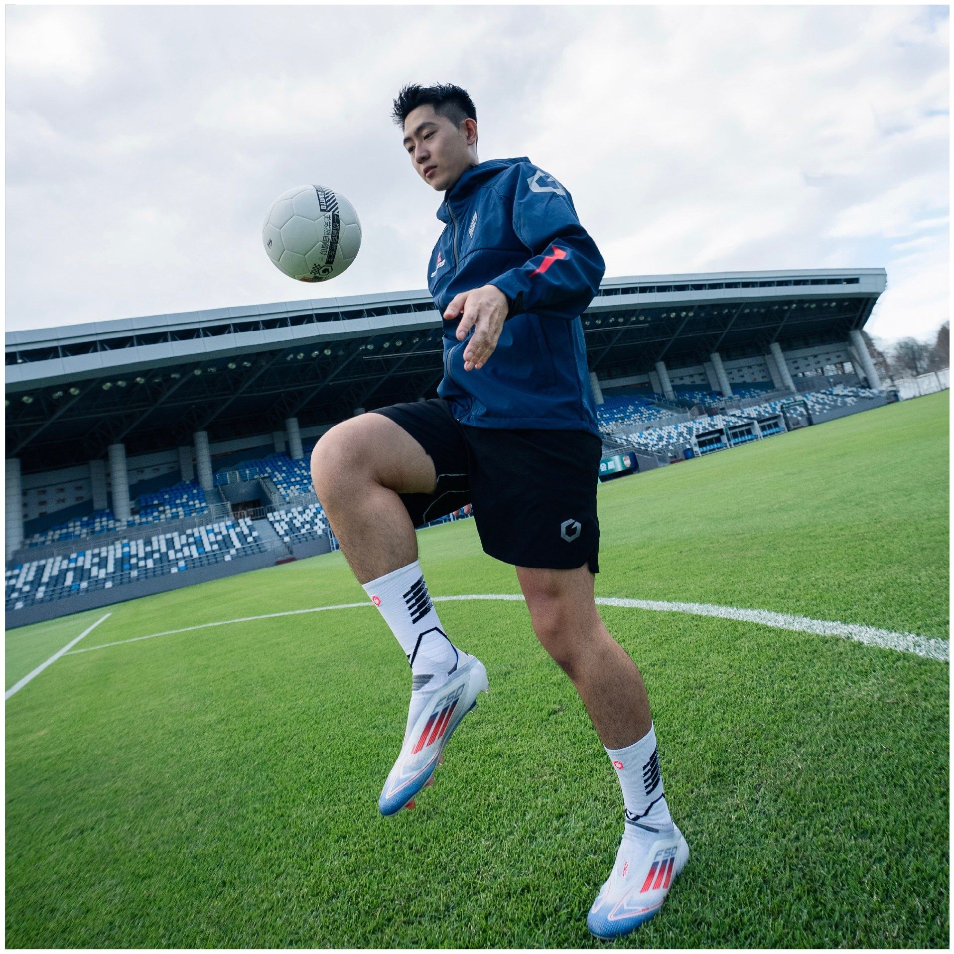 GOINTO极客上阵x三菱重工飞狮运动风雨衣训练服防风防水连帽外套