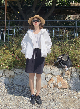 333sss 洋气白色宽松工装风冲锋衣连帽外套女短款夹克春季小个子