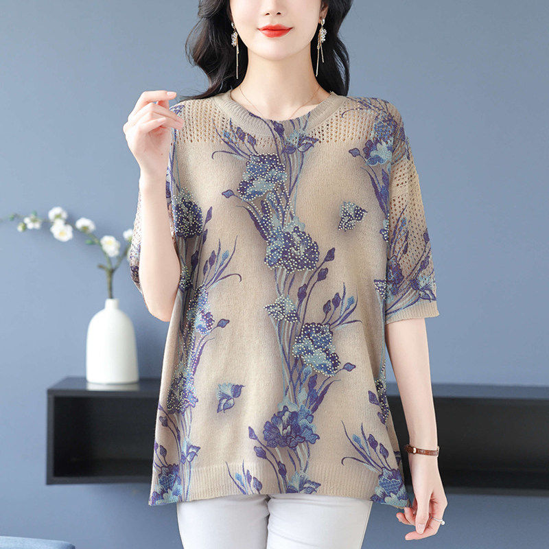 中年妈妈夏装冰丝短袖t恤洋气印花上衣女士桑蚕丝体恤衫加肥大码