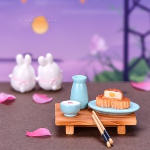迷你中秋节吃月饼兔子可爱动物厨师小白兔酒瓶酒碗苔藓微景观场景