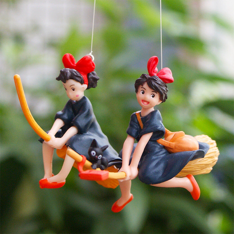 鱼缸悬浮小装饰飞行女孩pvc魔女坐扫把飞翔小摆件配漂浮球造景