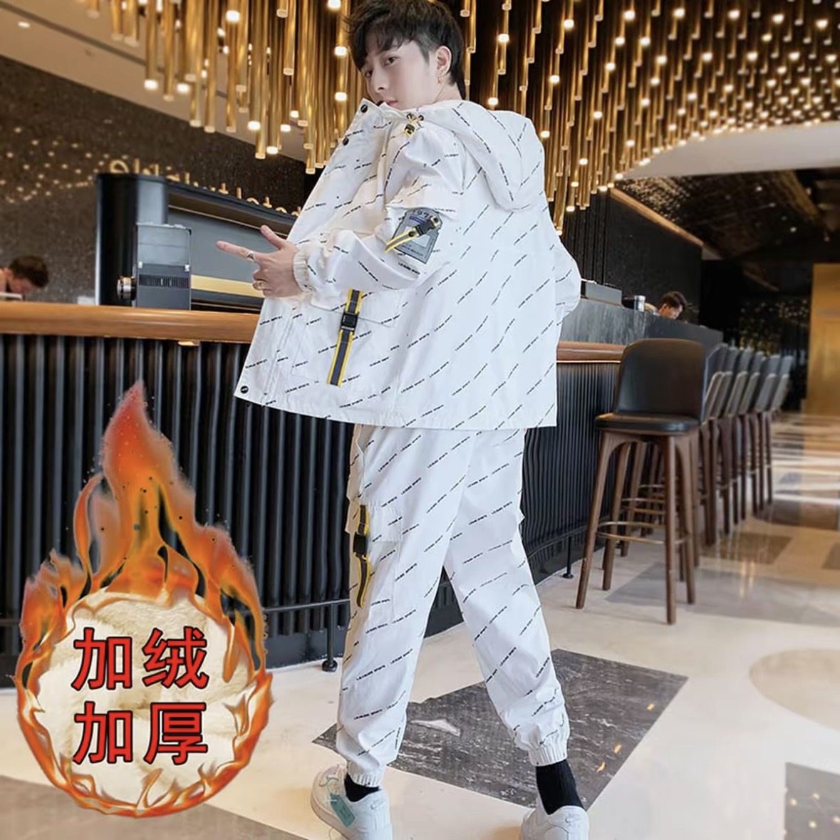 2026春季新款时尚休闲反光条男士工装连帽加绒加厚夹克裤子套装男