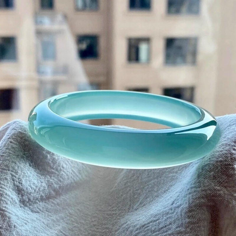 库里蓝冰种玉髓手镯高冰透玛瑙