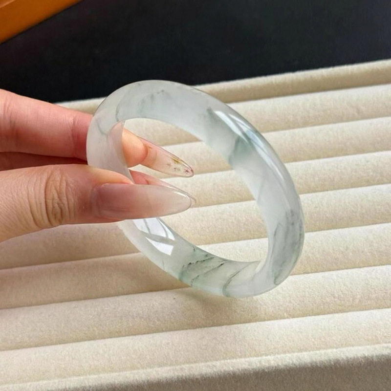 纯天然冰种飘花手镯女款冰透雪翠