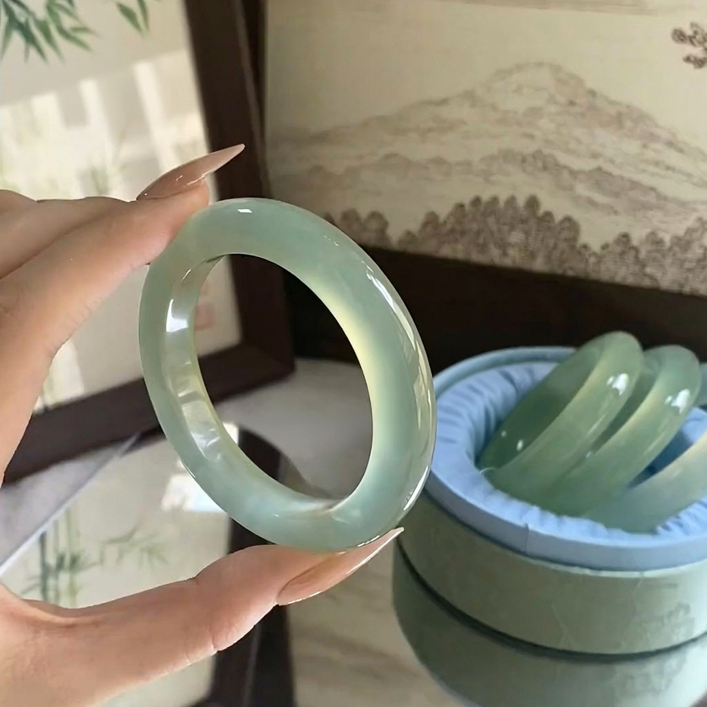 岫玉手镯女款冰种天然正品晴水色