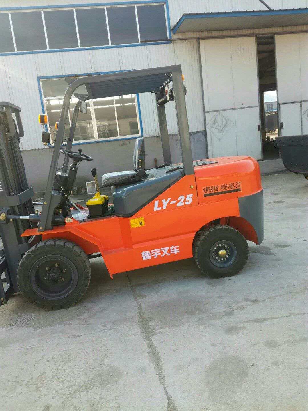 5吨2吨3吨柴油工地装载机 座驾式叉车 四驱升降货叉物流搬运车