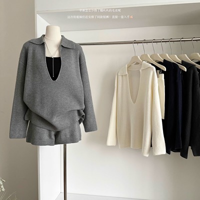 松弛感大V领毛衣针织衫+休闲短裤