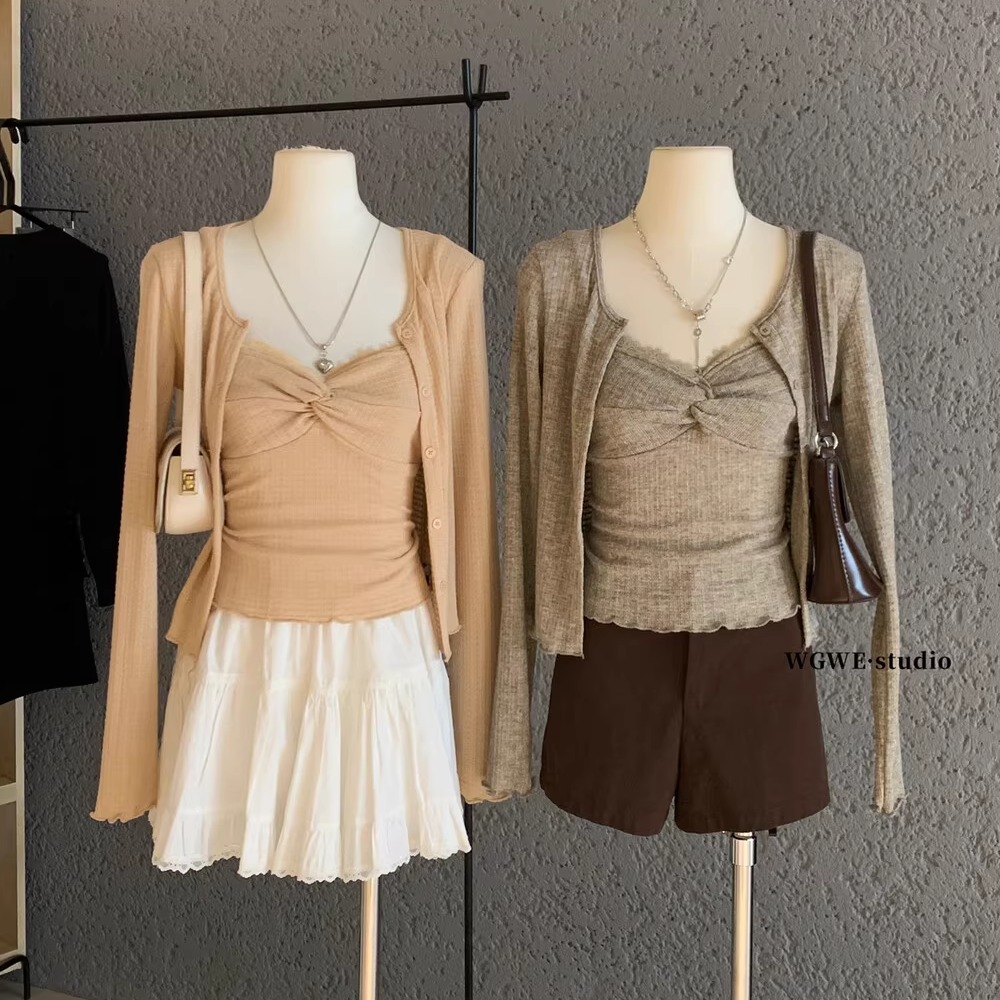 拼接蕾丝背心吊带+叠穿针织开衫