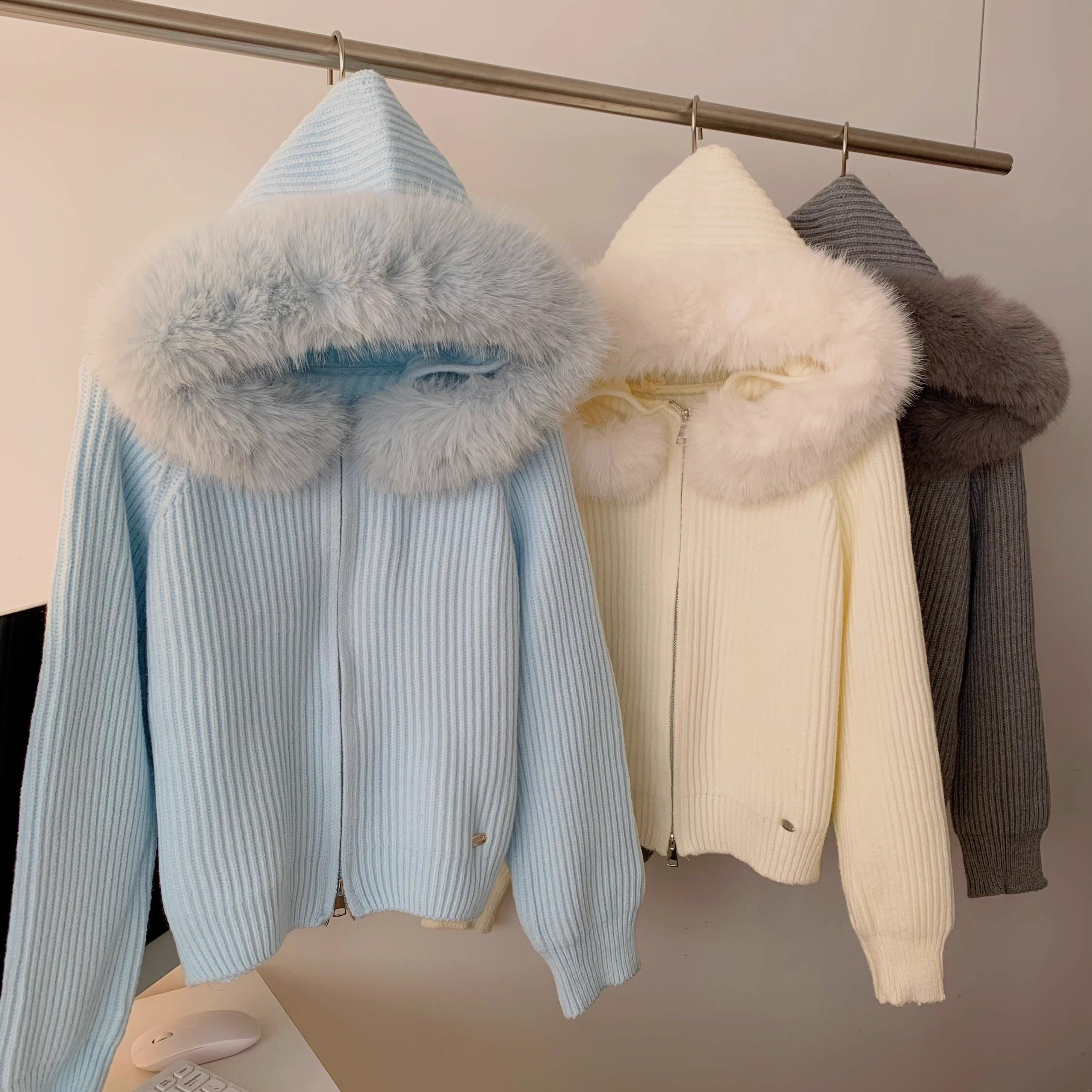 真毛领连帽加厚轻奢毛衣短外套