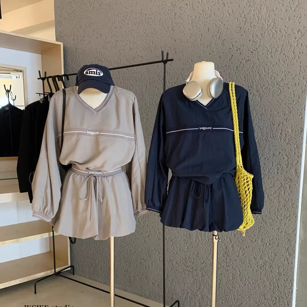 运动感V领撞色短外套+花苞短裙