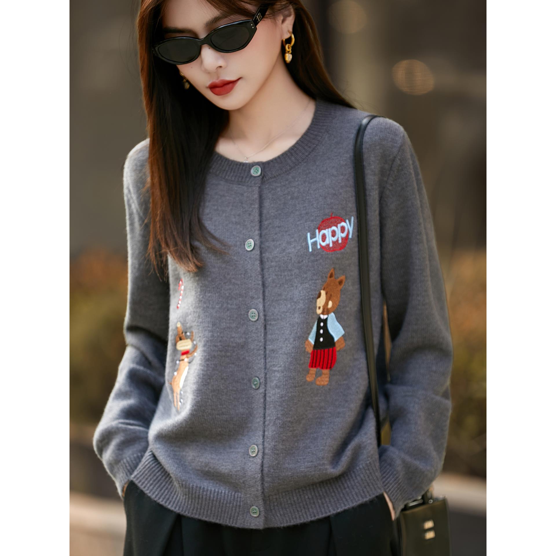 MONLOUVE法式高端小熊刺绣针织开衫女外套毛衣2025新款加厚保暖打