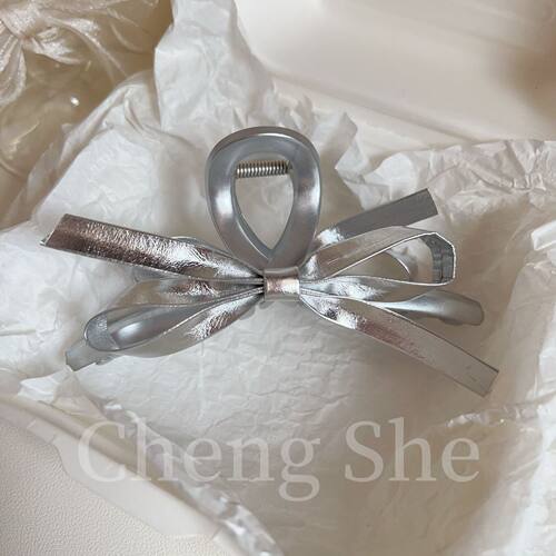 银色心动~金属银色蝴蝶结皮质抓夹设计感发夹女后脑勺盘发鲨鱼夹
