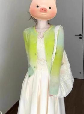 春秋韩系渐变绿色长袖针织开衫女外搭小众设计感宽松短款上衣外套