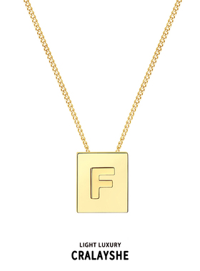 2025新款Lisa同款小金牌方块字母项链轻奢小众高级感金色锁骨链