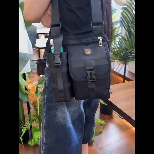 新款中老年旅行背包户外休闲单肩斜挎包出行旅游包雨伞水壶包时尚