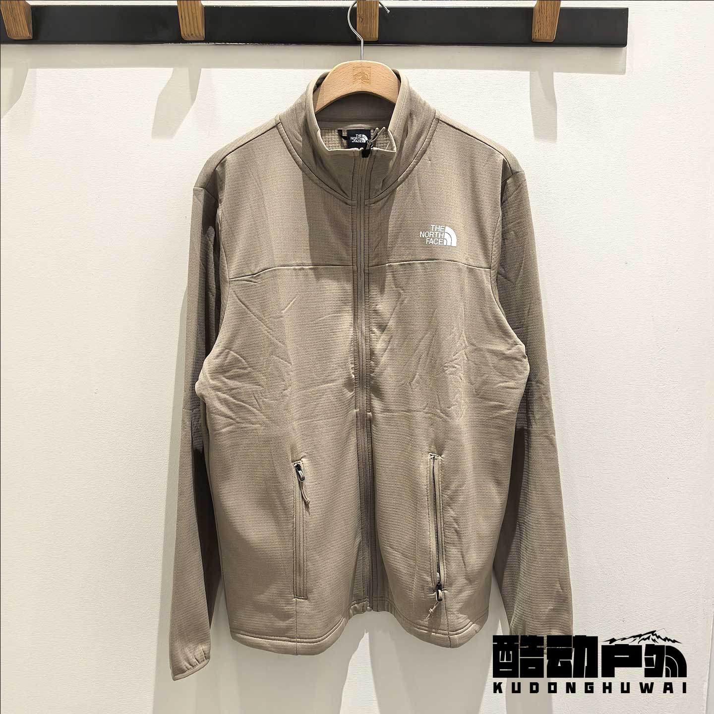 2025秋冬TheNorthFace北面户外徒步保暖防风棋盘格抓绒软壳男8FJ2