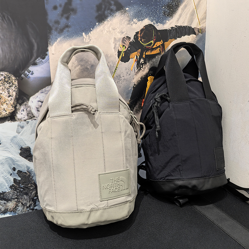 北面户外便携旅行双肩背包