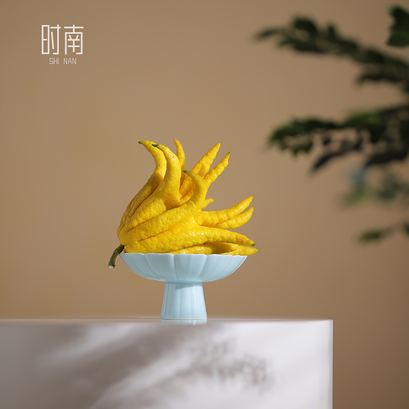 时南放佛手柑的器皿花瓶佛手摆盘