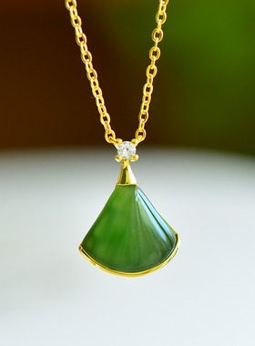 S925银新疆和田玉碧玉菠菜绿小裙子玉石吊坠挂件女款玉坠项链
