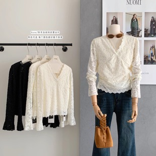 迷人精V领磨毛加绒加厚长袖蕾丝衫上衣女秋冬拼接外穿内搭打底衫