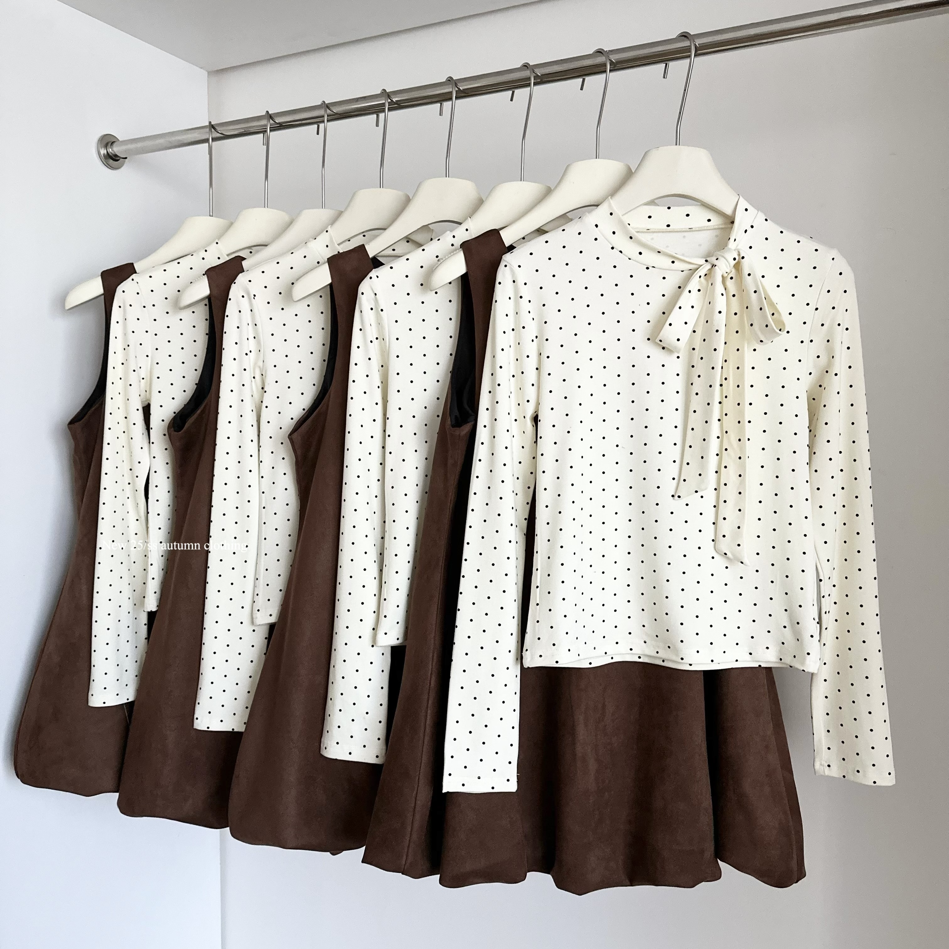 背心连衣裙+衬衫两件套冬装