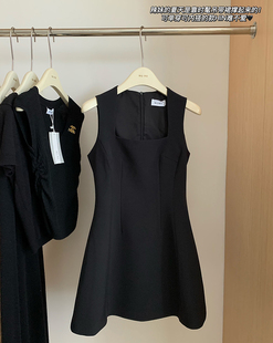 法式黑色吊带连衣裙女修身内搭秋气质方领a字短款打底西装背心裙