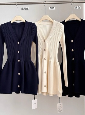 富家千金穿搭超好看V领花苞长袖针织连衣裙女秋冬收腰气质毛衣裙