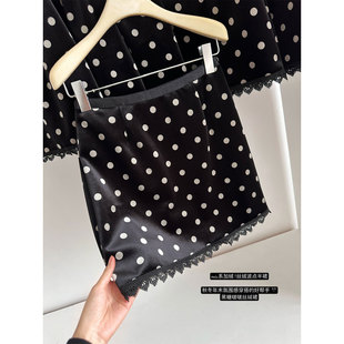 丝绒半身裙黑色波点印花加绒短裙蕾丝拼接miu里miu气半裙2026春季
