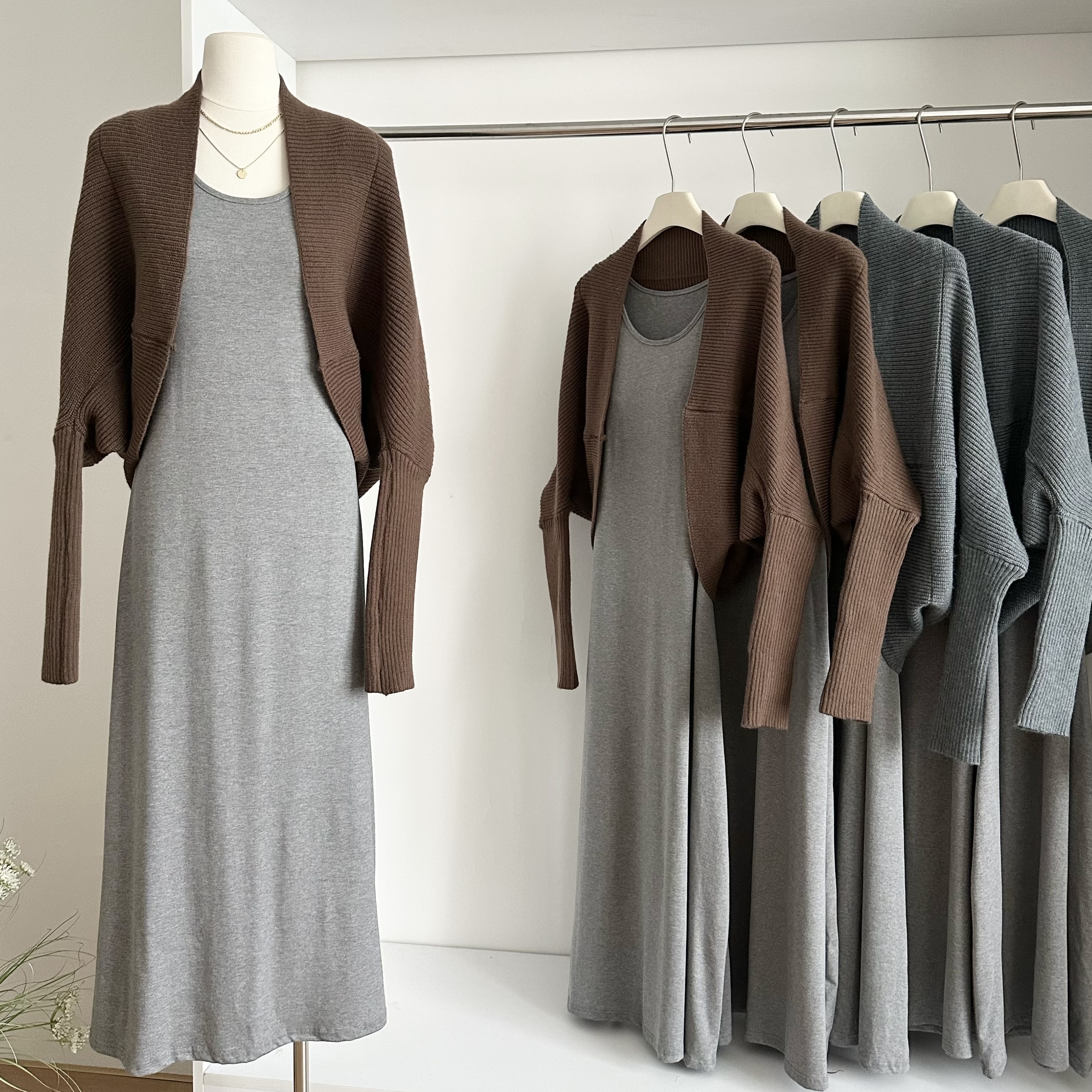 蝙蝠袖慵懒毛衣灰色吊带裙两件套